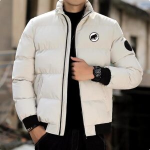 معاطف بياقة قائمة للرجال